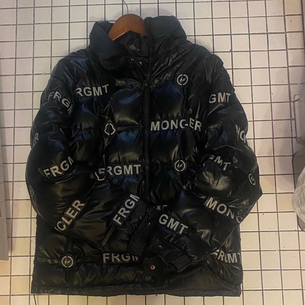 Moncler Black vestiaire Logo unisex Puffer Jacket